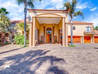 Villa Vuso by Euphoric Leisure - Benoni - 6