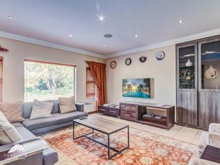 Villa Vuso by Euphoric Leisure - Benoni - 7