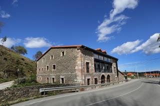 Apartamentos Santa Lucia - Cabezón de la Sal - 3