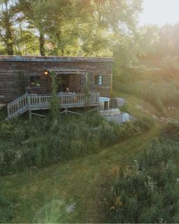 La ferme du pont de Maumy, cabane au bord de l'étang et bain nordique - Busserolles - 3