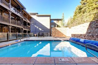 KBM Resorts - Walk to Deer Valley slopes Cozy 2Bdrm condo hot tub BBL-351B - Park City - 0