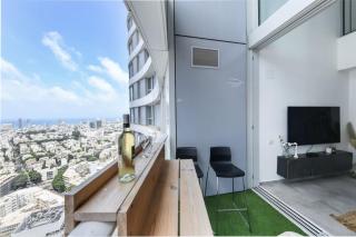 Spacious 3BR Duplex w Balcony in City Center and Mamad by Sea N' Rent - 8