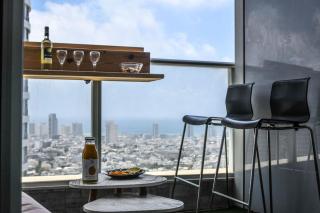 Spacious 3BR Duplex w Balcony in City Center with Mamad by Sea N' Rent - Tel Aviv - 1