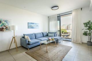 Vibrant 2BR apt with Mamad and Balcony 5-min from the Beach by Sea N' Rent - Tel Aviv - 8