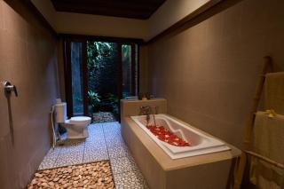 Villa Hening Suite Ubud - Ubud - 4