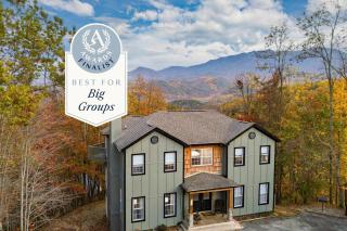 Greene Mountain Lodge by AvantStay Sleeps 22 Hot Tub Game Room Theater - Gatlinburg - 0