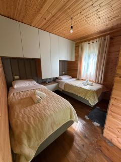 Bujtina ZEMRA TRADITES - 1