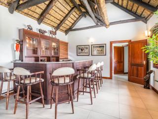 Waterberg House at Zebula - 8 adults and 4 kids under 10 years - Mabula - 2