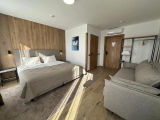 Inn West Hotel by Pysanka - 8