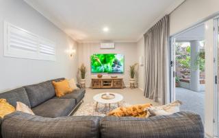 6 Bedroom Oasis in Burleigh Heads - Gold Coast - 7