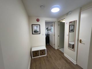 Stylish flat with parking, stones throw to the beach - Filey - 5