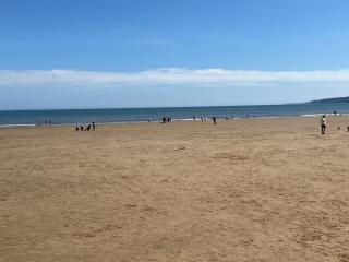 Stylish flat with parking, stones throw to the beach - Filey - 4