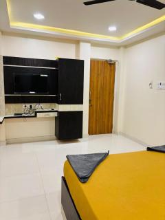 Vetri's Elite Inn - Chengalpattu - 1