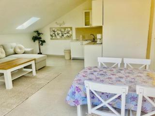 Elegant Sutivan Apartments with Balcony - One Bedroom Apartment with Balcony - Sutivan - 0