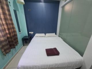 OYO 90862 Hotel Small City - 1