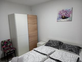 Apartments Dubrava - Four Bedroom Apartment A1 - Zagreb - 4