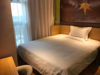 IU Hotel Taizhou Wanda Plaza - 2