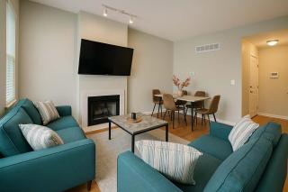 Soulard Reunion Spot 2BR with Balcony & Parking - Soulard - 2