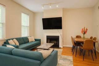 Soulard Reunion Spot 2BR with Balcony & Parking - Soulard - 1