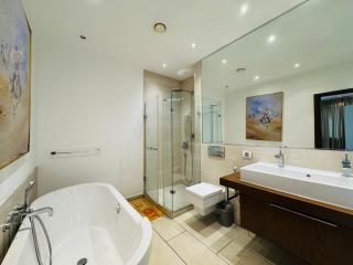 Villaggio Vista Furnished 3 bedroom room 1st Floor flat & Service room - 3