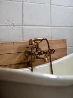 2BR House with Bathtub near Old City - 6