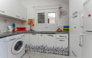 Lovely Apartment In Pakostane - Pakoštane - 1