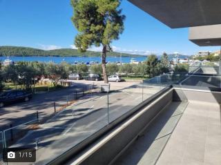 Prvi red do mora - Šibenik - 0
