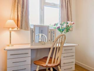 2 Bed in Charmouth 50033 - Blackpool Corner - 1