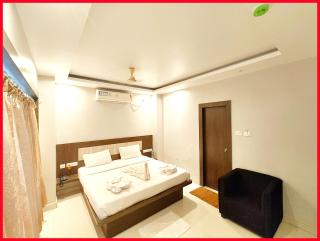 HOTEL HOME TOWN Near Jagannath Temple - Sea Beach - Fully Air conditioned & Spacious Luxuary Rooms - Free Wifi & Parking Facilities - A Heart of The City - Puri - 4