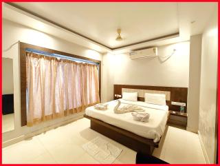HOTEL HOME TOWN Near Jagannath Temple - Sea Beach - Fully Air conditioned & Spacious Luxuary Rooms - Free Wifi & Parking Facilities - A Heart of The City - Puri - 5