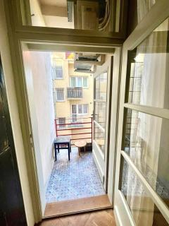 3 Bedrooms spacious apartment near castle in CITY CENTER - Bratislava - 5