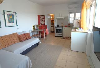 Thalassa - - 4