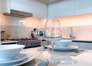 Exceptional 2BR Beachfront Marina Vista with Private Beach Access - Dubai - 1