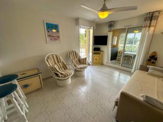 Genévriers - T2 - Terrasse - piscine - Parking - 7