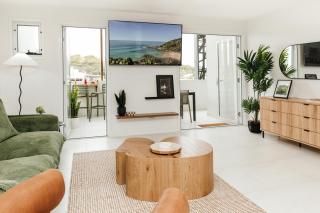 Modern beachside retreat - Coolum Beach - 7