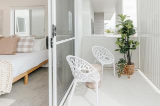 Modern beachside retreat - Coolum Beach - 4