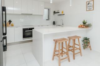 Modern beachside retreat - Coolum Beach - 3