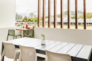 Modern beachside retreat - Coolum Beach - 9