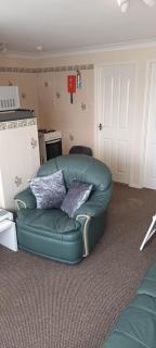 Dog Friendly Chalet With Free Unlimited Wi-Fi In Norfolk, Ref 00085Ba - Hemsby - 3