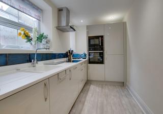 3 By The Sea - Weymouth - 7