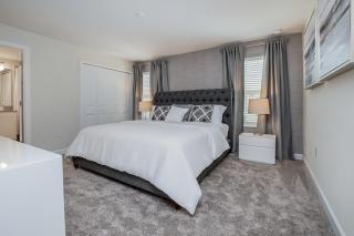 Last Minute Disney Getaway! Private Pool, Hot Tub & Games Room. Book Now! #24490 - Kissimmee - 1