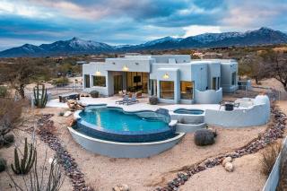 Mountain views swimming a private escape at Sonoran Serenity - Scottsdale - 9