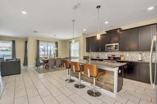 Last Minute Disney Getaway! Private Pool, Hot Tub & Games Room. Book Now! #44325 - Kissimmee - 3