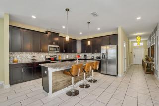 Last Minute Disney Getaway! Private Pool, Hot Tub & Games Room. Book Now! #44325 - Kissimmee - 2
