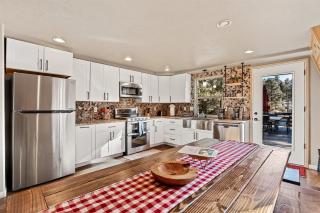 Amazing Views Central AC 5 ac of Privacy Lawn Games and HOT TUB - Elden Pueblo - 1