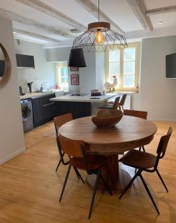 Charmante petite maison avec baignoire Balneo et video projecteur - Chaudes-Aigues - 0