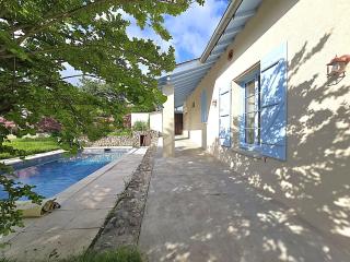 Belle Villa au cœur du frontonnais - Cœur de village - Piscine, jardin et terrasses privés - Climatisation - 8 personnes - 5 lits - 9