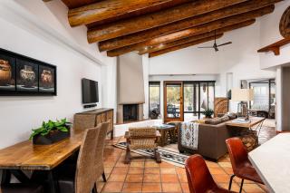 Exclusive Boulders Retreat near Downtown Cave Creek hiking scenic views. - Cave Creek - 2