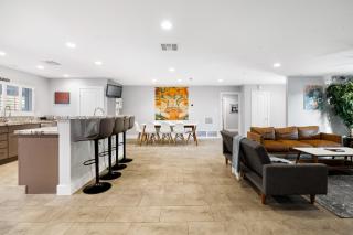 Biltmore Highlands by Porter Luxury Home wPrivate Pool and Mountain Views - Phoenix - 4