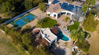 Entertainers Paradise ArcadeGolf SimuPickleballTheaterGymSwim-up Bar - Scottsdale - 8